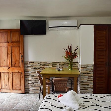 Hotel Quepos Paraiso מראה חיצוני תמונה